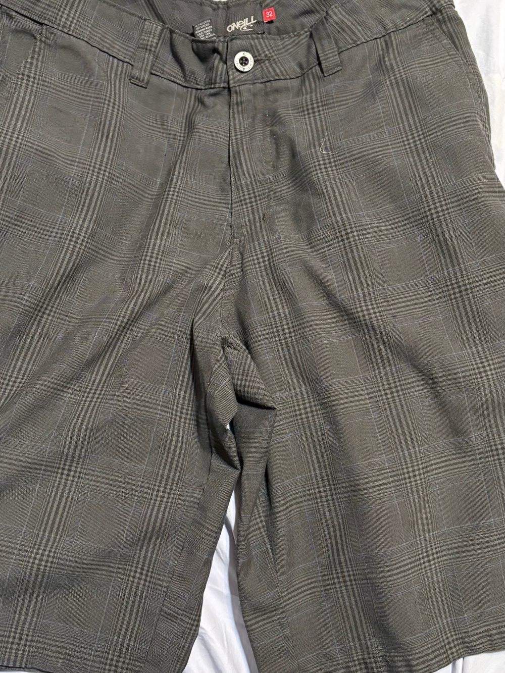O'Neill Men's Olive Gray Plaid Flat Front Shorts